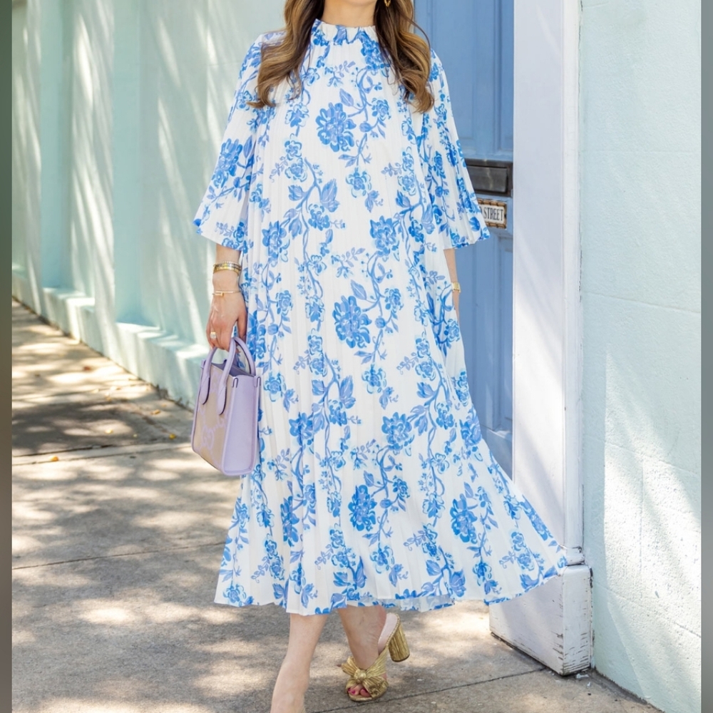 Sail to Sable Monica Floral Pleated Midi Dress. Size: Large